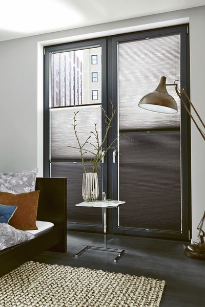 Systèmes de stores plissés, SG 8500, DUETTE® Fixé Elan, Col 20012, DUETTE® Architella® Elan Dark, Col 20086, BB35