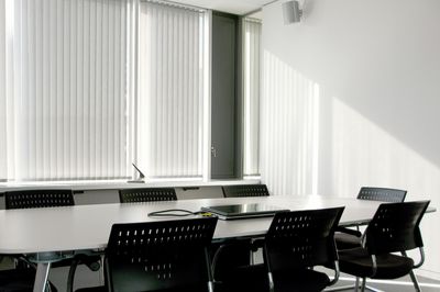 Sistemas de bandas verticales, SG 2810, Room shot "Rivella Headquarters", Rothrist, Switzerland