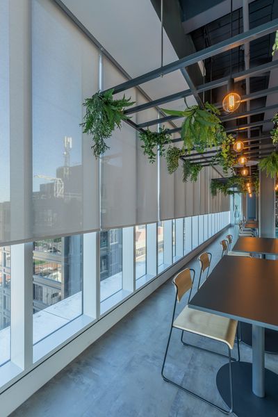 Sistemas de enrollables, SG 4910, Versascreen 1-10%, Virgin Money, Glasgow, Scotland, United Kingdom