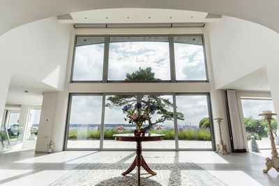 Systèmes stores enrouleurs, SG 4880, Multiscreen 1-10%, Room shot "Harbourside Park", Poole, Dorset, United Kingdom