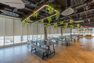 Sistemas de enrollables, SG 4910, Versascreen 1-10%, Virgin Money, Glasgow, Scotland, United Kingdom