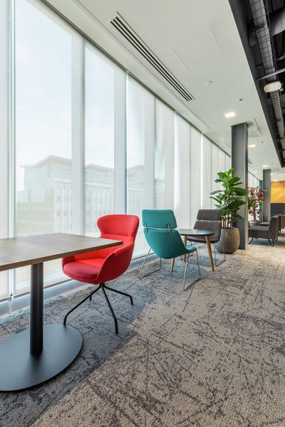 Systèmes stores enrouleurs, SG 4960, Versascreen 1-10%, Virgin Money, Glasgow, Scotland, United Kingdom