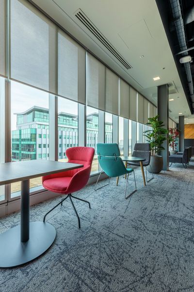 Systèmes stores enrouleurs, SG 4960, Versascreen 1-10%, Virgin Money, Glasgow, Scotland, United Kingdom