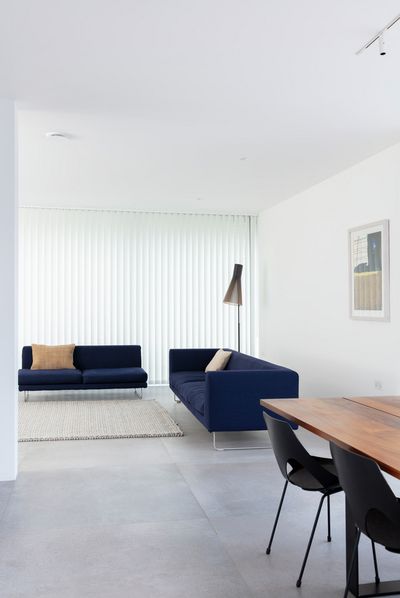 Sistemas de bandas verticales, SG 2910, Palisade Revive, Gerrards Cross, London, United Kingdom