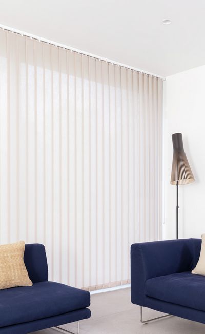 Sistemas de bandas verticales, SG 2910, Multi Visio, Gerrards Cross, London, United Kingdom